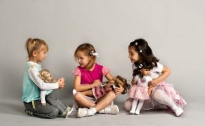 Į ką atkreipti dėmesį renkantis lėlę vaikui